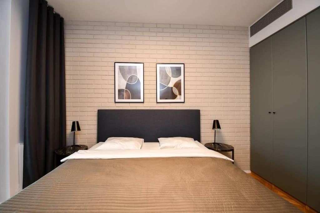 Skypark Luxury Apartment With Skyline View & Free Parking Pressburg Exterior foto